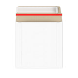 Enveloppes blanches en carton rigide