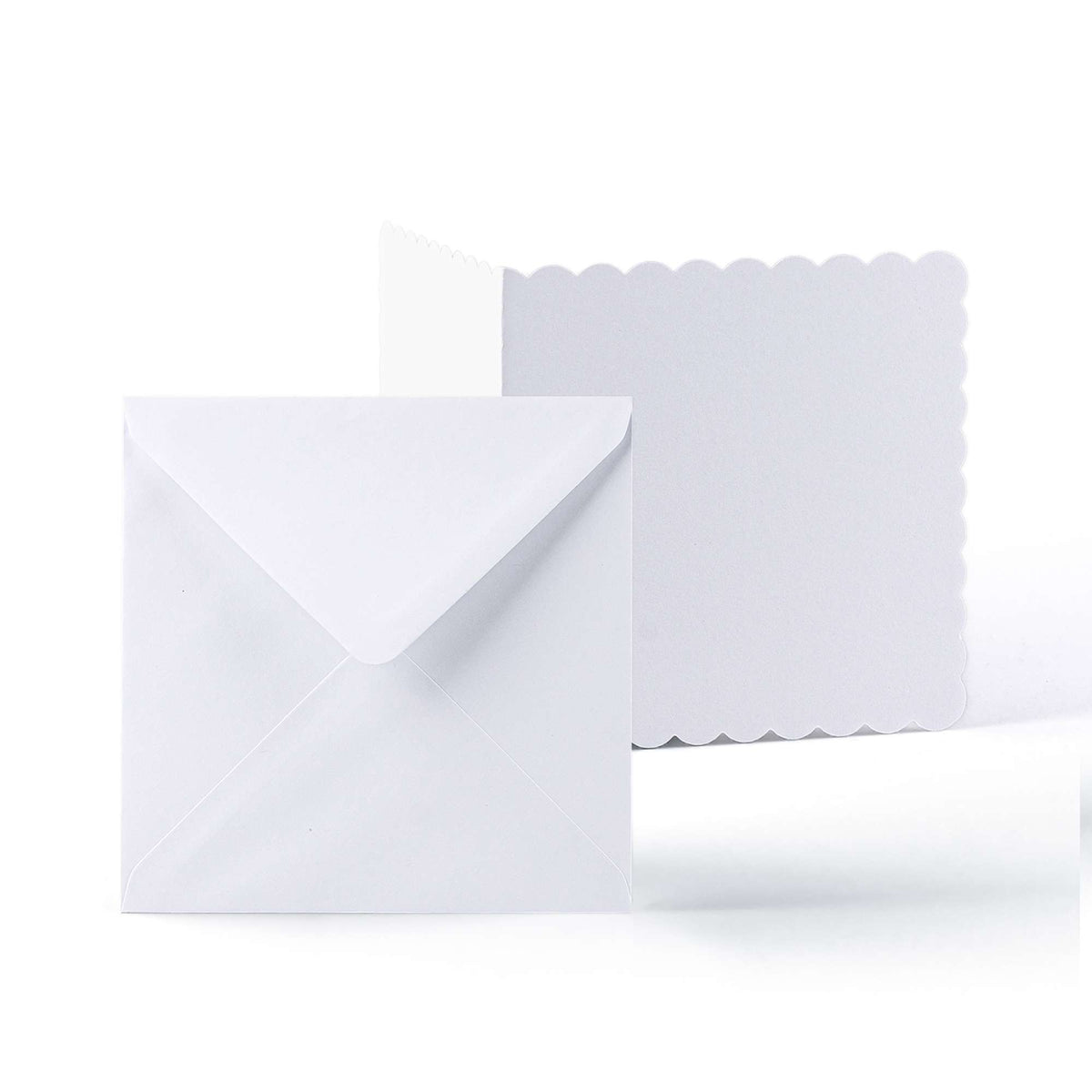 Cartes et enveloppes blanches à bord ondulé – lot