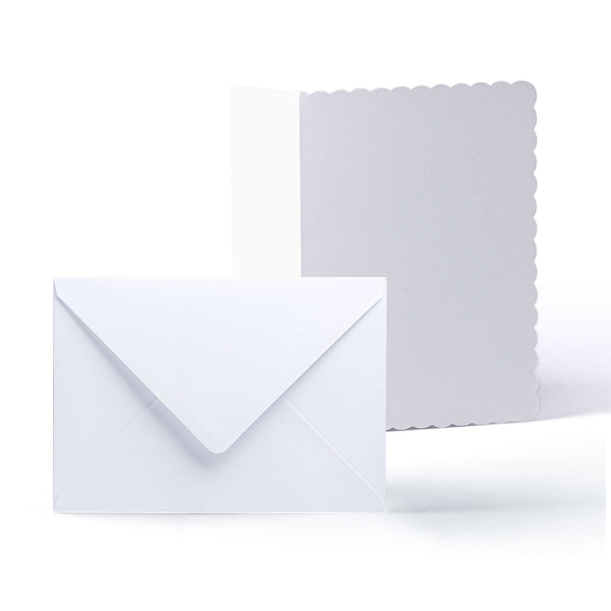 Cartes et enveloppes blanches à bord ondulé – lot